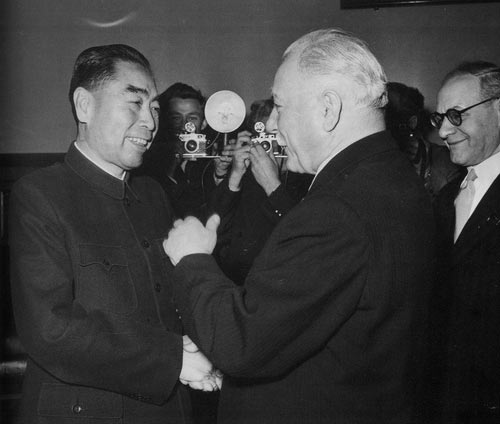 1957年1月8日周恩来总理拜会苏联最高苏维埃主席团主席伏罗希洛夫