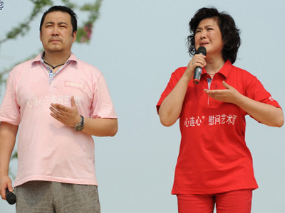 我们自己是太阳卡卡龙谱子