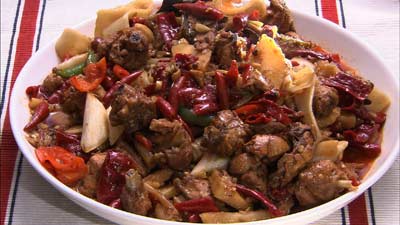 天天饮食:新疆大盘鸡