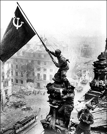 苏军占领国会大厦图片